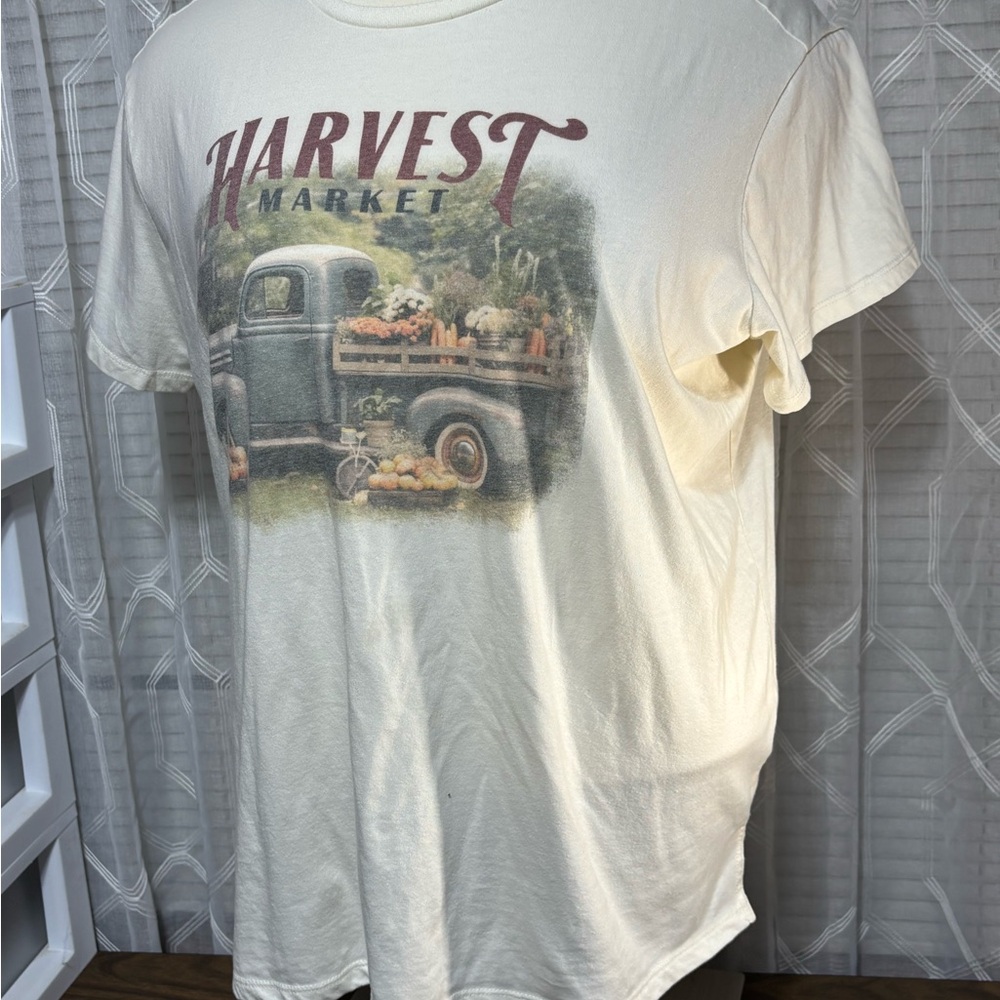 Maurice’s 2X Harvest Market T-Shirt wear under denim jacket! 28”L 26” p2p